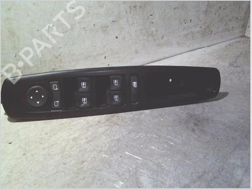 Used Switch Switch RENAULT SCÉNIC III (JZ0/1_) 1.5 dCi (110 hp) 39963988 39963988