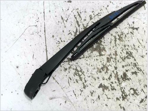 Used Front windshield wiper arm Front windshield wiper arm SUZUKI SX4 S-Cross (JY) 1.4 T AllGrip (AKK414) (140 hp) 31076029 31076029