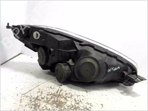 Left headlight CITROËN C4 Picasso I MPV (UD_) 1.6 HDi 110 | BP31015930C28