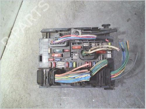 Used Fuse box Fuse box 38327182 38327182