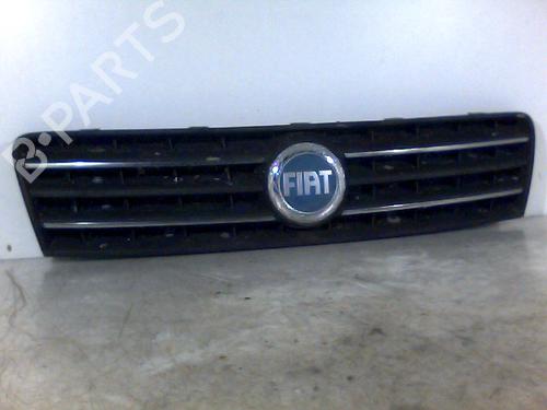 Used Grille FIAT PUNTO (188_) 1.9 JTD (86 hp) 26103622