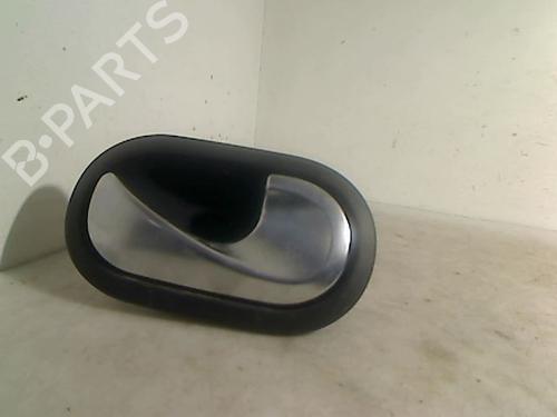 Used Front right interior door handle RENAULT TWINGO III (BCM_, BCA_) 1.0 SCe 70 (71 hp) 26095084