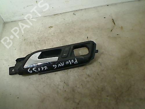 Used Front left interior door handle VW POLO (9N_, 9A_) 1.4 TDI (80 hp) 26077784