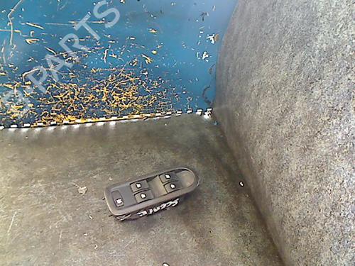 Used Switch RENAULT SCÉNIC II (JM0/1_) 1.9 dCi (JM0G, JM12, JM1G, JM2C) (120 hp) 28823733