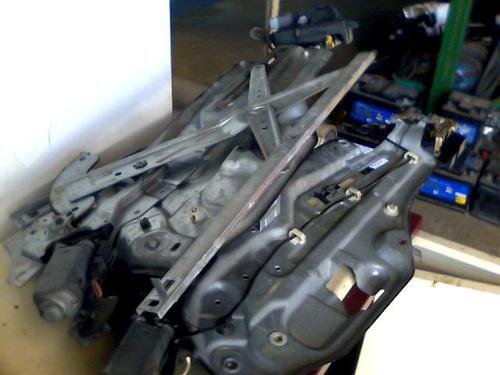 Used Front right window mechanism RENAULT LAGUNA I (B56_, 556_) 1.6 16V (B568, B561) (107 hp) 26057915