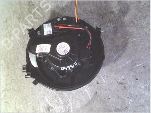 Used Heater blower motor VW GOLF VIII (CD1, DA1) 2.0 TDI (116 hp) 29578271