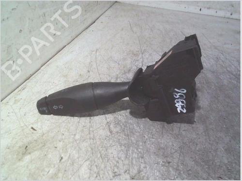 Used Headlight switch FORD FIESTA V (JH_, JD_) 1.4 TDCi (68 hp) 31993468