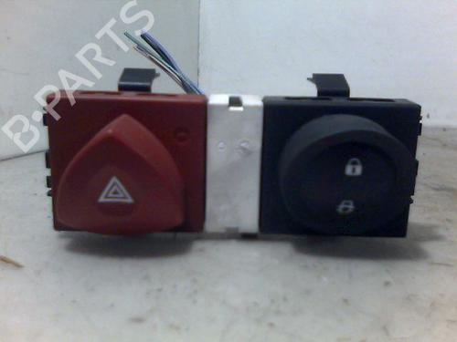 Used Warning switch RENAULT MEGANE II (BM0/1_, CM0/1_) 1.9 dCi (BM0G, CM0G) (120 hp) 26066557