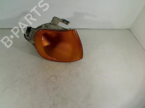 Used Right front indicator VW POLO III (6N1) 55 1.4 (55 hp) 26086126