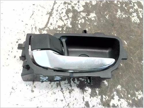 Used Front left interior door handle Front left interior door handle TOYOTA YARIS (_P13_) 1.4 D (NLP130_, NLP130) (90 hp) 33402790 33402790