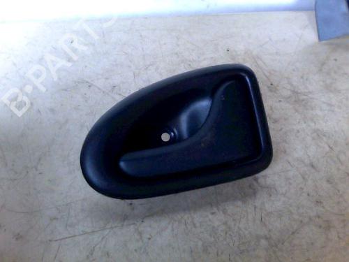 Puxador interior frente direito Puxador interior frente direito RENAULT CLIO II Hatchback Van (SB0/1/2_) 1.5 dCi (SB07) (65 hp) 34243963 34243963