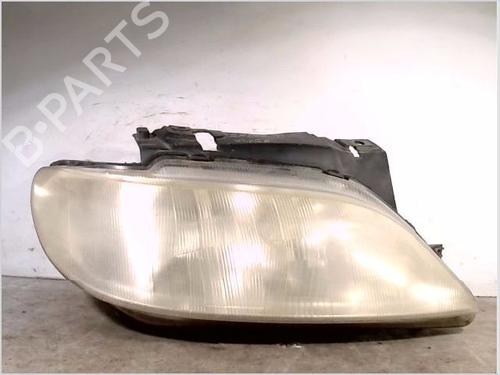 Phare droit CITROËN XSARA (N1) 1.9 D (68 hp) 26108069