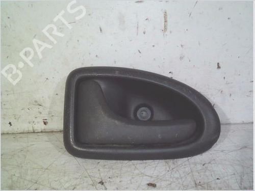 Venstre foran invendig håndtak RENAULT CLIO II (BB_, CB_) 1.5 dCi (B/C2J) (68 hp) 28479821