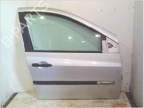 Used Right front door RENAULT CLIO III (BR0/1, CR0/1) 1.5 dCi (C/BR0G, C/BR1G) (68 hp) 26904518