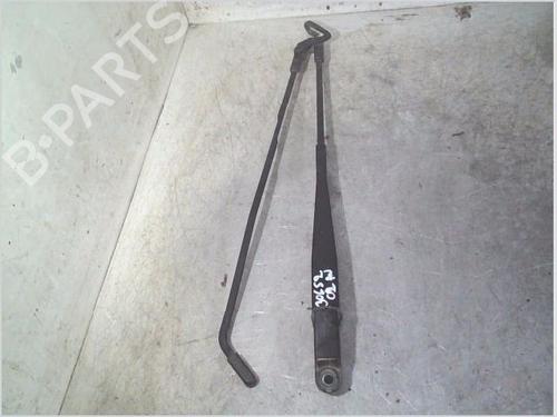 Used Front windshield wiper arm Front windshield wiper arm 37489937 37489937