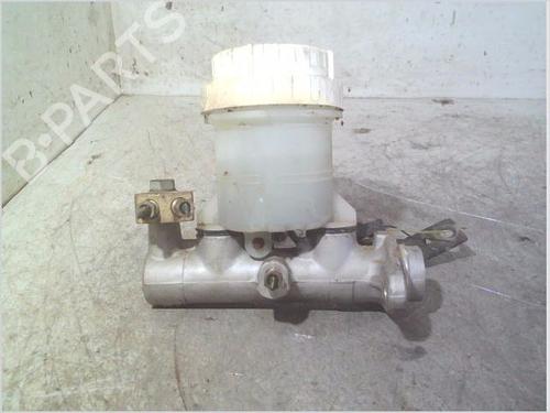Used Brake master cylinder Brake master cylinder MITSUBISHI PAJERO II (V3_W, V2_W, V4_W, V5_W) 2.8 TD (V46W, V26W) (125 hp) 32702277 32702277