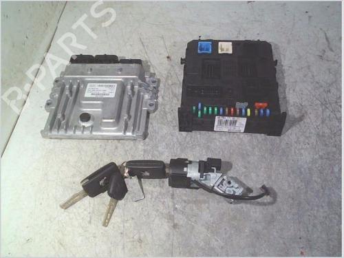 Used Engine control unit (ECU) PEUGEOT 5008 (0U_, 0E_) 2.0 HDi (163 hp) 26120198