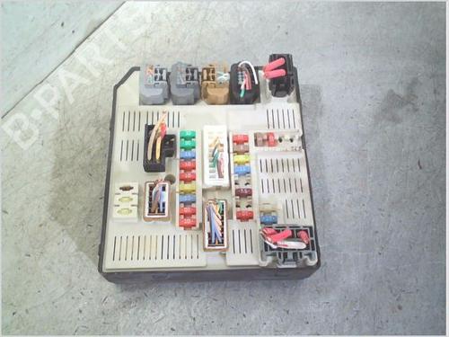 Used Fuse box Fuse box 38029875 38029875