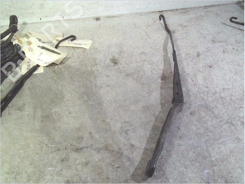 Used Front windshield wiper arm Front windshield wiper arm RENAULT ESPACE II (J/S63_) 2.2 (J/S637, J63G) (108 hp) 33463475 33463475