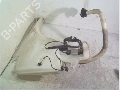 Used Windscreen washer tank BMW 3 (E90) 320 d (150 hp) 26117610