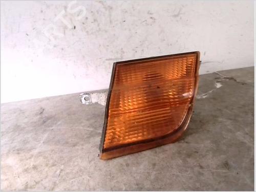 Clignoteur links NISSAN MICRA III (K12) 1.5 dCi (65 hp) 26105903