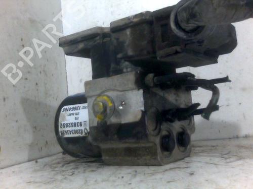 Used ABS pump RENAULT TRAFIC II Van (FL) 1.9 dCi 100 (FL0C) (101 hp) 26088078