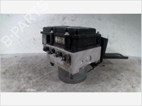 Used ABS pump PEUGEOT 107 (PM_, PN_) 1.0 (68 hp) 26096592