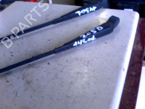 Used Front windshield wiper arm PEUGEOT 205 II (20A/C) 1.1 XA (54 hp) 26091295