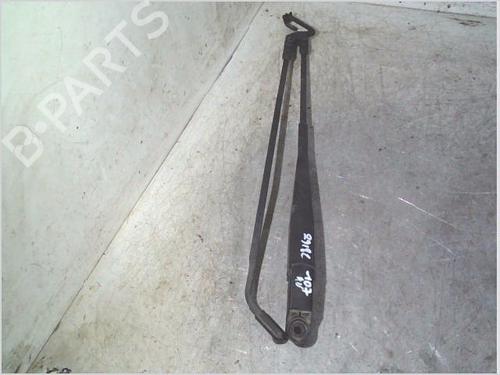Used Front windshield wiper arm Front windshield wiper arm PEUGEOT 107 (PM_, PN_) 1.0 (68 hp) 36662570 36662570