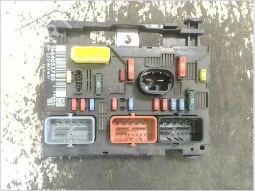 Used Fuse box Fuse box PEUGEOT 307 (3A/C) 1.6 HDi 110 (109 hp) 39990525 39990525
