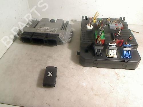 Used Engine control unit (ECU) Engine control unit (ECU) 33003037 33003037