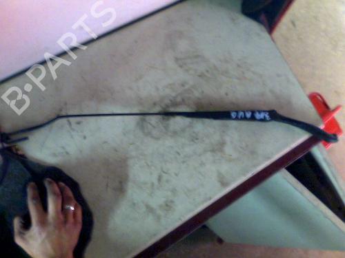 Used Front windshield wiper arm PEUGEOT 307 (3A/C) 1.6 16V (109 hp) 28603860