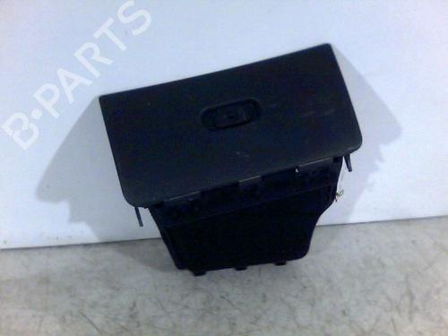 Used Glove box VW POLO III (6N1) 55 1.4 (55 hp) 26067671