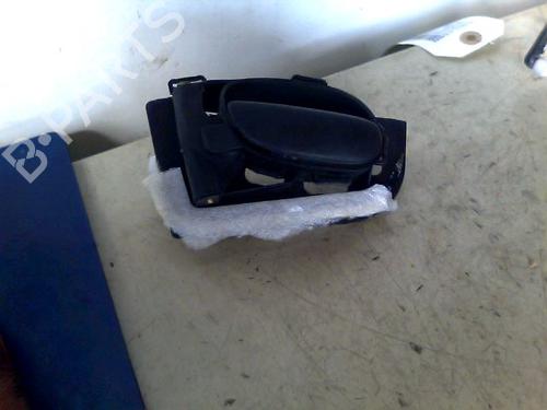 Venstre foran invendig håndtak PEUGEOT 206 Hatchback (2A/C) 1.1 i (60 hp) 26089747