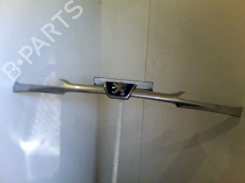 Used Grille PEUGEOT 206 Hatchback (2A/C) 1.4 HDi eco 70 (68 hp) 26074606