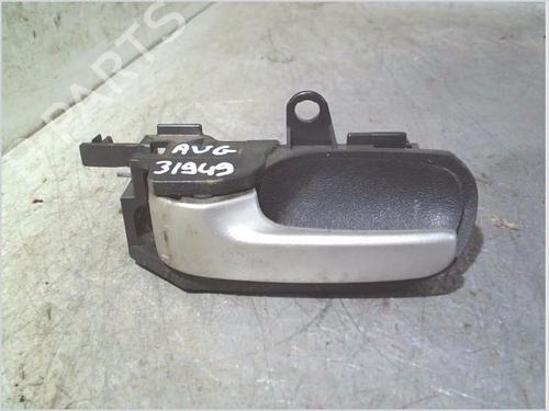 Used Front left interior door handle Front left interior door handle TOYOTA YARIS (_P1_) 1.3 (SCP12_, SCP13_, SCP12R, SCP13R) (87 hp) 39931640 39931640