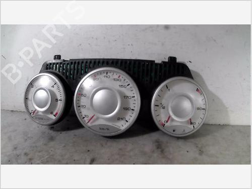 Used Instrument cluster CITROËN C8 (EA_, EB_) 2.2 HDi (128 hp) 26097421