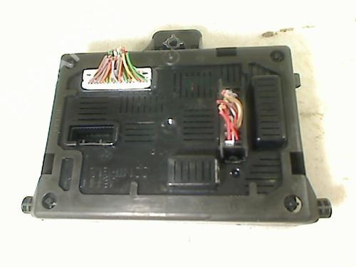 Boîte à Fusibles RENAULT CLIO III (BR0/1, CR0/1) 1.5 dCi (88 hp) 26089569
