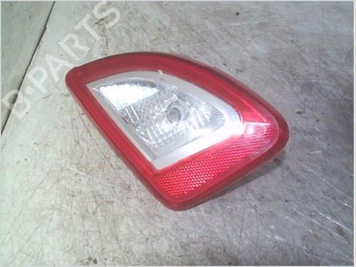 Feu de coffre gauche RENAULT TWINGO II (CN0_) 1.2 16V (CN04, CN0B) (75 hp) 29609832