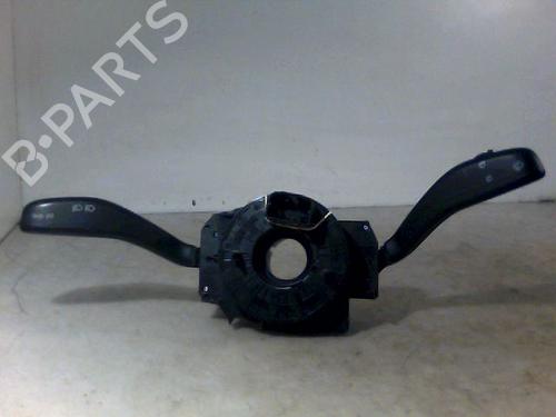 Used Steering column stalk VW POLO (9N_, 9A_) 1.4 TDI (70 hp) 26070579