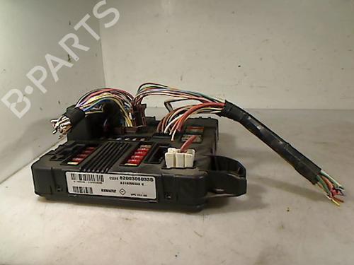 Used Fuse box RENAULT MEGANE II (BM0/1_, CM0/1_) 1.4 16V (BM0B, CM0B) (98 hp) 28324174