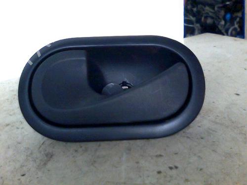 Used Front left interior door handle RENAULT CLIO III (BR0/1, CR0/1) 1.5 dCi (C/BR0G, C/BR1G) (68 hp) 26063646