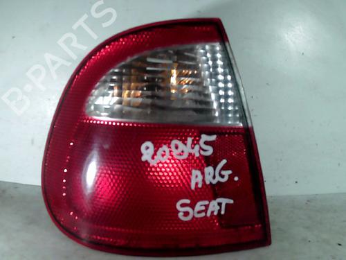 Venstre baglygte SEAT CORDOBA (6K1, 6K2) 1.9 SDI (68 hp) 32515244