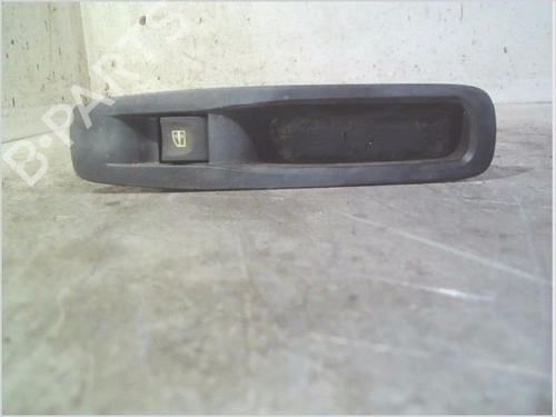 Venstre bak elrute bryter RENAULT MEGANE IV Hatchback (B9A/M/N_) 1.5 dCi 110 (B9A3) (110 hp) 28823729