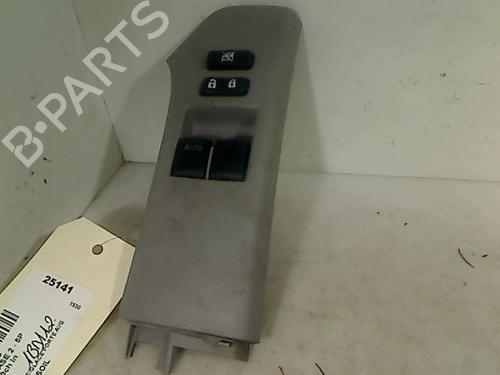 Used Switch TOYOTA YARIS (_P9_) 1.4 D-4D (NLP90_, NLP90R) (90 hp) 26087162