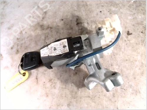 Used Ignition barrel TOYOTA YARIS (_P1_) 1.0 (SCP10_, SCP10R) (68 hp) 26102927