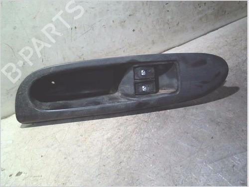 Used Switch Switch RENAULT CLIO II Hatchback Van (SB0/1/2_) 1.5 dCi (68 hp) 39742859 39742859