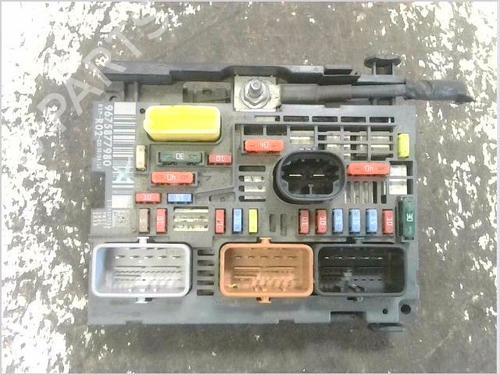 Used Fuse box Fuse box CITROËN C4 Picasso I MPV (UD_) 2.0 HDi 150 (150 hp) 39885726 39885726