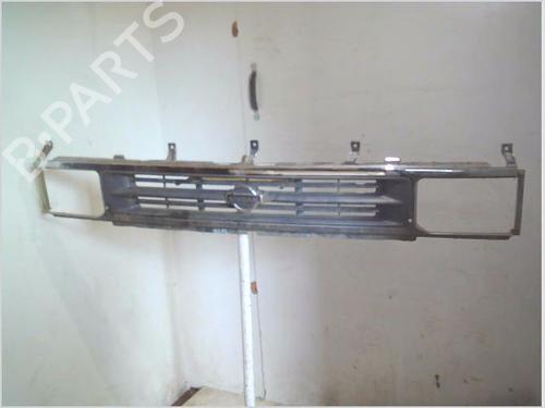 Used Grille Grille NISSAN TERRANO I (WD21) 2.7 TD 4WD (LBYD21) (99 hp) 34376400 34376400