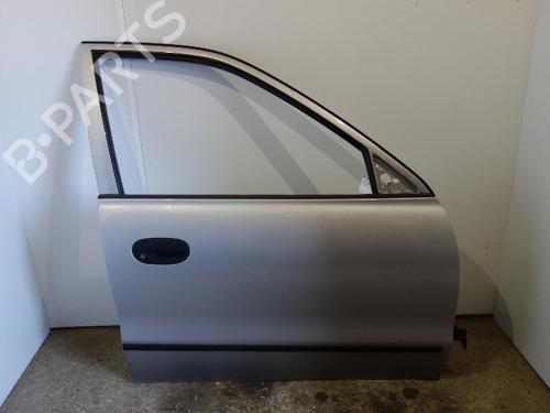 Tür rechts vorne für HYUNDAI ACCENT I (X-3) 1.3 i 12V (84 hp) 33188950